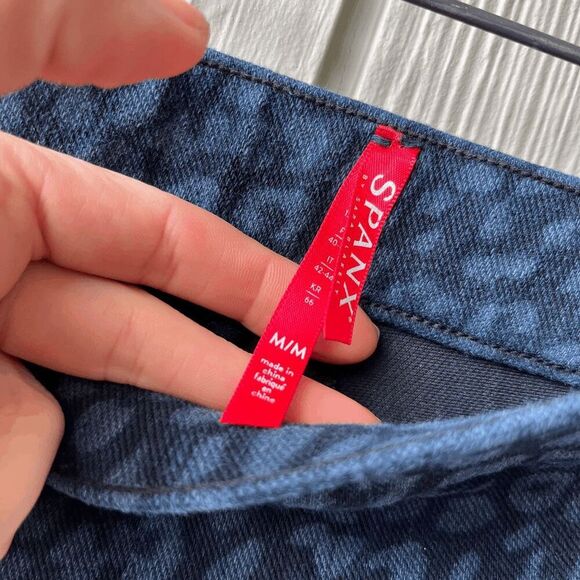 Spanx Leopard Print Denim Leggings M Shaping - Picture 3 of 7